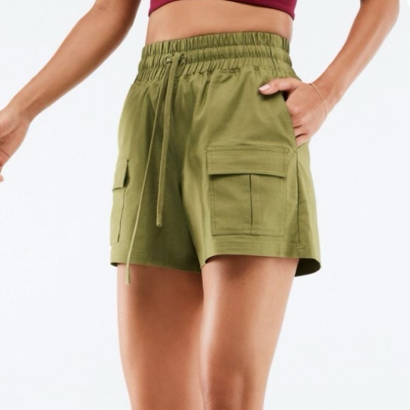 NWT Fabletics Camden Cargo Short - Picture 5 of 6